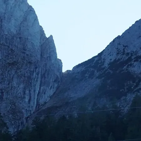 アパート De Jutter Edelweiss ゴーザウ